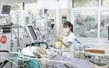 Hình ảnh Thủ tướng kiểm tra tình hình cung ứng thuốc và trang thiết bị y tế tại Hà Nội