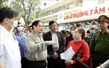 Hình ảnh Thủ tướng kiểm tra tình hình cung ứng thuốc và trang thiết bị y tế tại Hà Nội