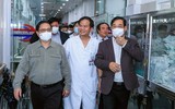 Hình ảnh Thủ tướng kiểm tra tình hình cung ứng thuốc và trang thiết bị y tế tại Hà Nội