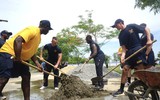 Các thủy thủ tàu sân bay Mỹ giao lưu hữu nghị tại Việt Nam
