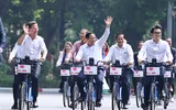 Thủ tướng Phạm Minh Chính và Thủ tướng Hà Lan cùng đạp xe dạo phố Hà Nội