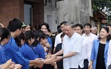 Hình ảnh Chủ tịch nước Tô Lâm thăm nhân dân làng cổ Đường Lâm, Hà Nội