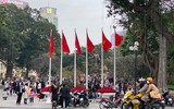 Cận cảnh Hồ Gươm, Hà Nội tấp nập khách du xuân ngày mùng 4 Tết