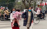 Cận cảnh Hồ Gươm, Hà Nội tấp nập khách du xuân ngày mùng 4 Tết