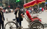 Cận cảnh Hồ Gươm, Hà Nội tấp nập khách du xuân ngày mùng 4 Tết