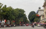 Cận cảnh Hồ Gươm, Hà Nội tấp nập khách du xuân ngày mùng 4 Tết