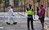 [Ảnh] Cảnh sát Anh bị chỉ trích quá “lề mề” trong vụ đâm dao hàng loạt ở Birmingham