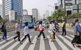 Indonesia: Không chịu đeo khẩu trang sẽ phải đi đào mộ cho các nạn nhân Covid-19 
