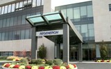 Những điều ít biết về “cha đẻ” Regeneron, thuốc thử nghiệm chữa Covid-19 cho Tổng thống Trump
