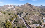 [Ảnh] Bức tường biên giới Mỹ - Mexico: Muốn dừng vẫn cực tốn kém