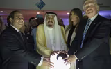 [ẢNH] Những khoảnh khắc đi vào lịch sử trong nhiệm kỳ 4 năm của Tổng thống Donald Trump
