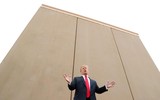 [ẢNH] Những khoảnh khắc đi vào lịch sử trong nhiệm kỳ 4 năm của Tổng thống Donald Trump