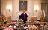 [ẢNH] Những khoảnh khắc đi vào lịch sử trong nhiệm kỳ 4 năm của Tổng thống Donald Trump