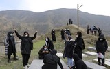 [Ảnh] Thảm cảnh khi đại dịch Covid-19 bùng phát tại vùng nông thôn Iran 