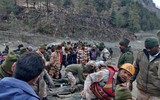 [Ảnh] Ấn Độ tìm kiếm hơn 150 người mất tích sau thảm họa sạt lở sông băng Himalaya
