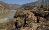 [Ảnh] Ấn Độ tìm kiếm hơn 150 người mất tích sau thảm họa sạt lở sông băng Himalaya