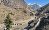 [Ảnh] Ấn Độ tìm kiếm hơn 150 người mất tích sau thảm họa sạt lở sông băng Himalaya