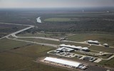 [Ảnh] Bên trong cơ sở nhập cư ở Texas đột ngột quá tải tới 700% trong 3 tuần