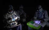[Ảnh] Đội “thợ săn virus” trên dơi ở Philippines
