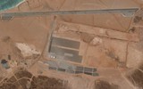 [Ảnh] Ai thực sự đứng sau căn cứ không quân bí ẩn trên đảo núi lửa ở Yemen?