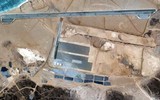 [Ảnh] Ai thực sự đứng sau căn cứ không quân bí ẩn trên đảo núi lửa ở Yemen?