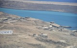 [Ảnh] Ai thực sự đứng sau căn cứ không quân bí ẩn trên đảo núi lửa ở Yemen?