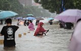 [Ảnh] Mưa lớn ‘nghìn năm có một’ gây lụt lội kinh hoàng ở tỉnh Hà Nam, Trung Quốc