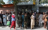 [Ảnh] Taliban chiếm dinh Tổng thống, người dân Kabul tháo chạy khỏi Thủ đô