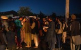 [Ảnh] Nhói lòng cảnh hàng nghìn gia đình tị nạn mắc kẹt ở Thủ đô Kabul 