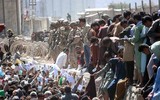[Ảnh] Tổng thống Joe Biden đau đớn đón thi thể lính Mỹ từ Afghanistan