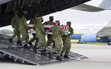 [Ảnh] Tổng thống Joe Biden đau đớn đón thi thể lính Mỹ từ Afghanistan
