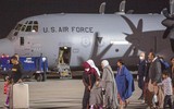 [Ảnh] Tổng thống Joe Biden đau đớn đón thi thể lính Mỹ từ Afghanistan