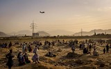 [Ảnh] Chiếm được sân bay Kabul, Taliban làm sao vận hành trở lại?