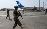 [Ảnh] Chiếm được sân bay Kabul, Taliban làm sao vận hành trở lại?