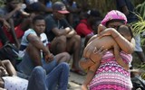 [Ảnh] Mỹ ứng phó với hàng nghìn người Haiti vượt biên giới Mexico, ‘đóng đô’ ở bang Texas