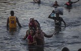 [Ảnh] Mỹ ứng phó với hàng nghìn người Haiti vượt biên giới Mexico, ‘đóng đô’ ở bang Texas