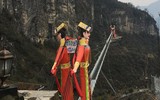 [Ảnh] Càng cấm, Trung Quốc càng có những tòa nhà xấu kỳ quặc