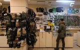 Hàng nghìn thanh niên Ukraine gia nhập lực lượng dự bị và ráo riết luyện tập