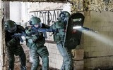 Hàng nghìn thanh niên Ukraine gia nhập lực lượng dự bị và ráo riết luyện tập