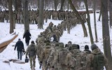 Hàng nghìn thanh niên Ukraine gia nhập lực lượng dự bị và ráo riết luyện tập