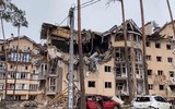 Hình ảnh tương phản về các công trình ở Ukraine trước và sau khi bị trúng bom