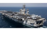 Cận cảnh không khí hối hả trên tàu sân bay USS Dwight D. Eisenhower ở Biển Đỏ