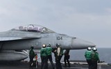 Cận cảnh không khí hối hả trên tàu sân bay USS Dwight D. Eisenhower ở Biển Đỏ