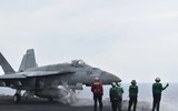 Cận cảnh không khí hối hả trên tàu sân bay USS Dwight D. Eisenhower ở Biển Đỏ