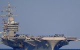 Cận cảnh không khí hối hả trên tàu sân bay USS Dwight D. Eisenhower ở Biển Đỏ