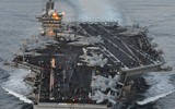Cận cảnh không khí hối hả trên tàu sân bay USS Dwight D. Eisenhower ở Biển Đỏ