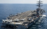Cận cảnh không khí hối hả trên tàu sân bay USS Dwight D. Eisenhower ở Biển Đỏ