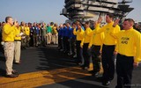‘Phóng ủng ra biển’ - nghi thức đặc biệt trên tàu sân bay Hải quân Mỹ