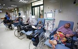 Những hình ảnh khó kìm lòng sau vụ không kích của Israel vào trại tị nạn ở Rafah