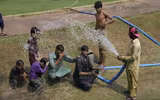 Pakistan nắng nóng 52 độ C, hàng trăm người nhập viện